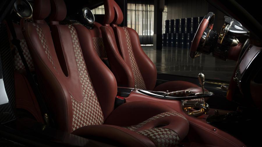 Интерьер Pagani Huayra Lampo 2017 года  (фото 9 из 60)